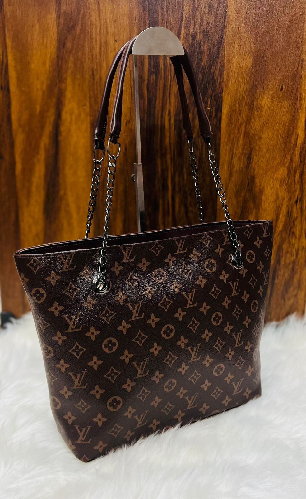 Elite Square-Buckle Shoulder Bag