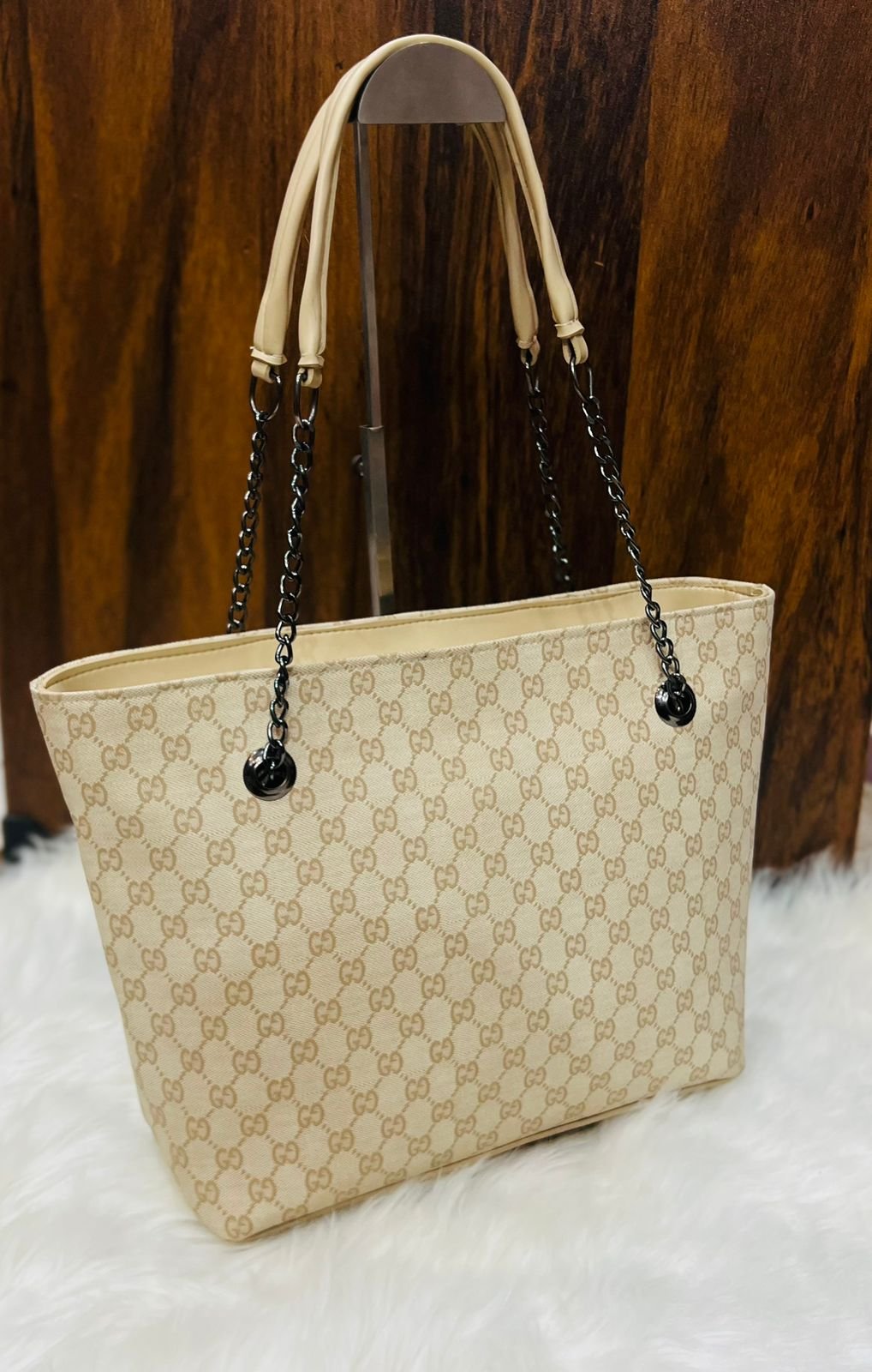 Elite Square-Buckle Shoulder Bag