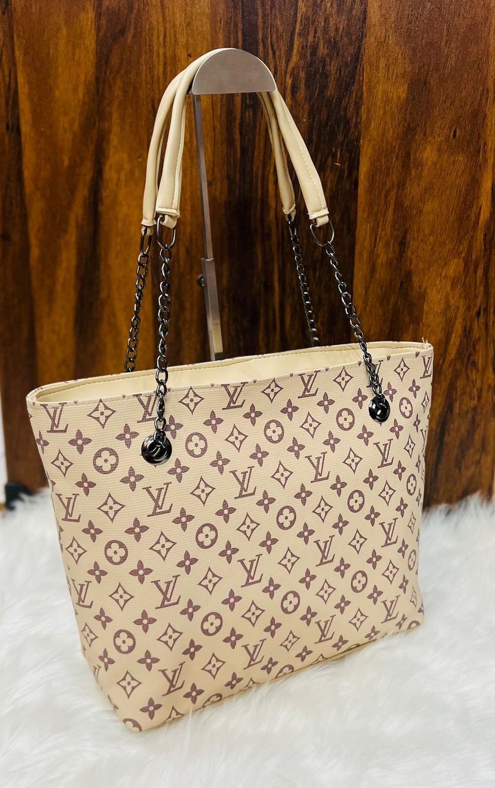 Elite Square-Buckle Shoulder Bag