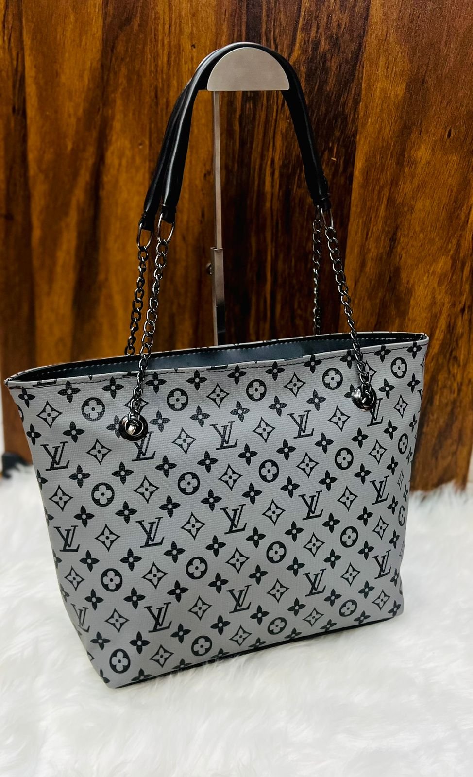 Elite Square-Buckle Shoulder Bag